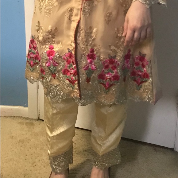 Pakistani party dress!! - Picture 2 of 4